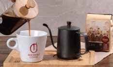 Franchise Anomali Coffee kopi kekinian simulasi keuntungan per bulan