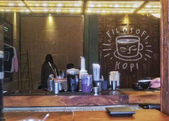Franchise Filosofi Kopi kedai kopi simulasi keuntungan per bulan